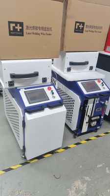 Ράικους 1500W 2000W 3000W χειροκίνητη μηχανή συγκόλλησης λέιζερ με φιλικό προς το χρήστη σύστημα ελέγχου