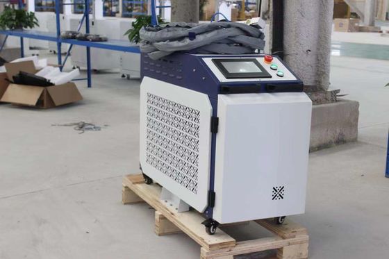 Ράικους 1500W 2000W 3000W χειροκίνητη μηχανή συγκόλλησης λέιζερ με φιλικό προς το χρήστη σύστημα ελέγχου