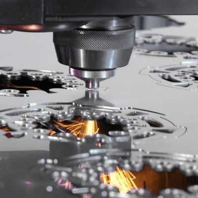 3000w Raytools Laser Head Carbon Steel Plate Sheet Metal Fiber Laser Cutting Machine Η μηχανή κοπής με λέιζερ από ίνες μετάλλου
