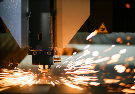 Κόψιμο Raylaser Μονό τραπέζι 2000W 3000W 6000W Μηχανή κόψιμο μετάλλου φύλλου ίνες λέιζερ